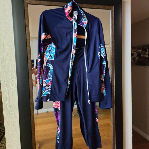 Beautiful Tommy Bahamas Outfit - Picture 5 of 6